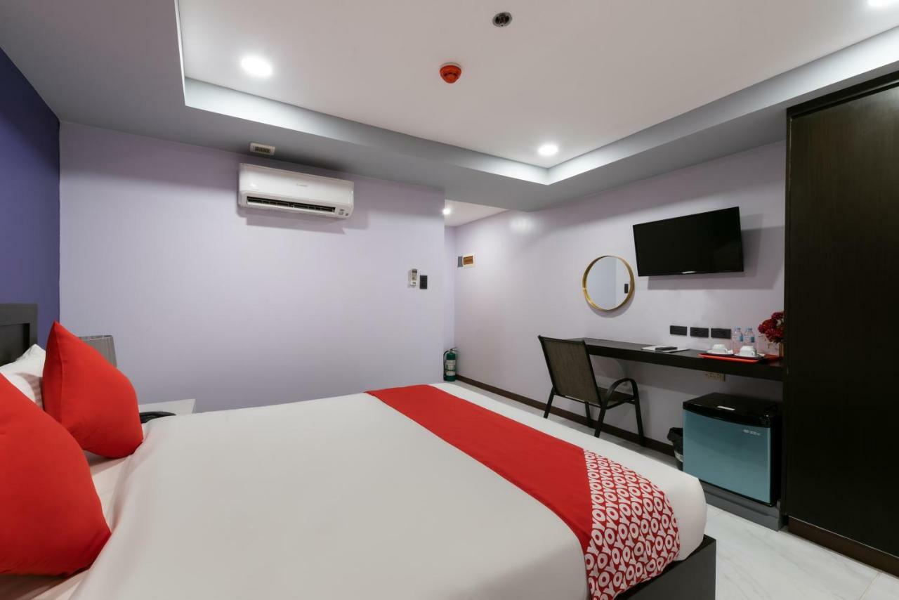 Oyo 171 Amore Hotel Muntinlupa City Екстер'єр фото